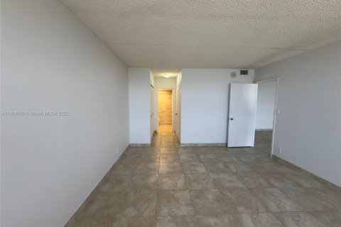 Copropriété à louer à Hallandale Beach, Floride: 1 chambre, 88.26 m2 № 1982238 - photo 9