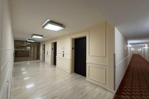 Copropriété à louer à Hallandale Beach, Floride: 1 chambre, 88.26 m2 № 1982238 - photo 16