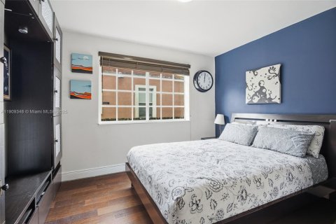Villa ou maison à vendre à Miami, Floride: 3 chambres, 128.21 m2 № 1969761 - photo 19