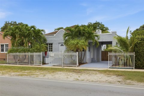 Villa ou maison à vendre à Miami, Floride: 3 chambres, 128.21 m2 № 1969761 - photo 2