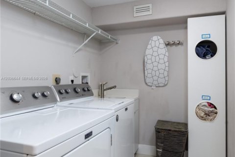Villa ou maison à vendre à Weston, Floride: 4 chambres, 222.41 m2 № 2084869 - photo 26