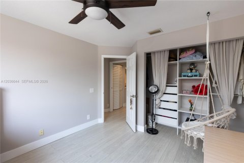 Villa ou maison à vendre à Weston, Floride: 4 chambres, 222.41 m2 № 2084869 - photo 27