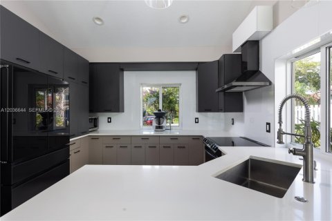 Villa ou maison à vendre à Weston, Floride: 4 chambres, 222.41 m2 № 2084869 - photo 13