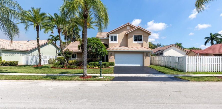Villa ou maison à Weston, Floride 4 chambres, 222.41 m2 № 2084869