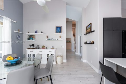 Villa ou maison à vendre à Weston, Floride: 4 chambres, 222.41 m2 № 2084869 - photo 11