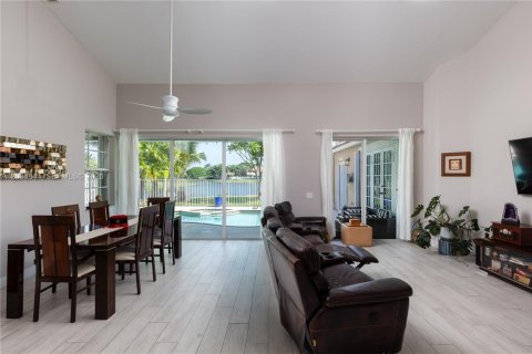 Villa ou maison à vendre à Weston, Floride: 4 chambres, 222.41 m2 № 2084869 - photo 14