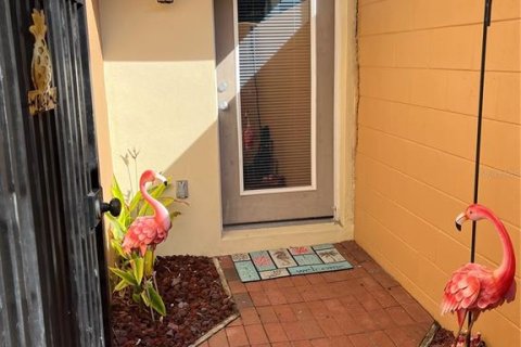 Adosado en alquiler en Clearwater, Florida, 2 dormitorios, 114.36 m2 № 1742968 - foto 1