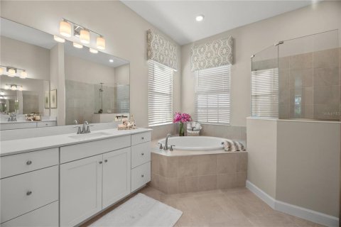 House in Port Charlotte, Florida 3 bedrooms, 219.34 sq.m. № 1886343 - photo 7