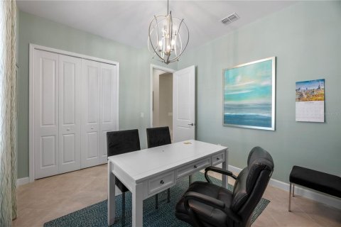 House in Port Charlotte, Florida 3 bedrooms, 219.34 sq.m. № 1886343 - photo 11