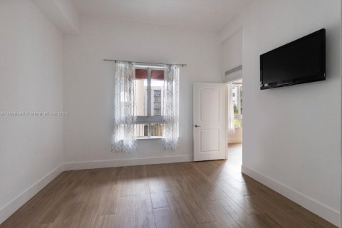 Condominio en venta en Miami, Florida, 2 dormitorios, 117.06 m2 № 2013857 - foto 9