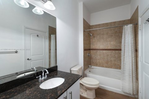 Condominio en venta en Miami, Florida, 2 dormitorios, 117.06 m2 № 2013857 - foto 11