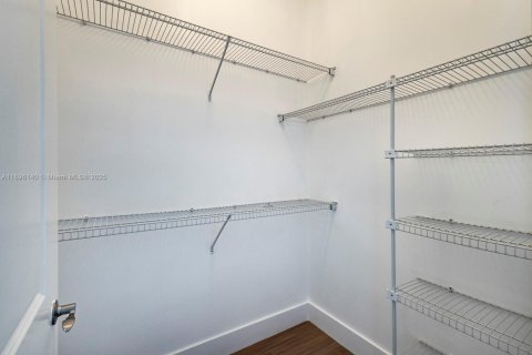 Condominio en venta en Miami, Florida, 2 dormitorios, 117.06 m2 № 2013857 - foto 15