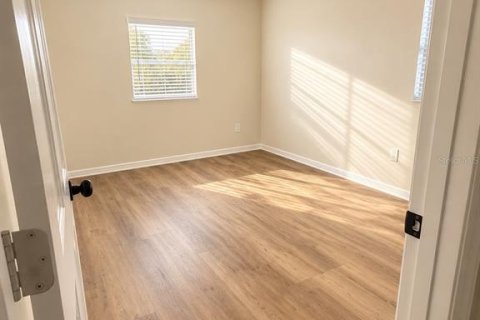 Villa ou maison à louer à Weeki Wachee, Floride: 3 chambres, 112.04 m2 № 2426025 - photo 6
