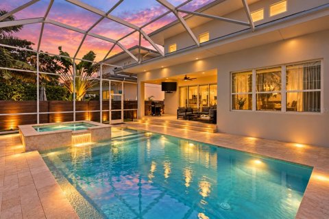 Villa ou maison à vendre à Tampa, Floride: 5 chambres, 288.55 m2 № 2359241 - photo 2