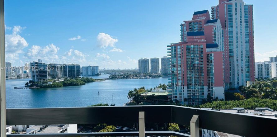 Condo à Aventura, Floride, 2 chambres  № 1997156