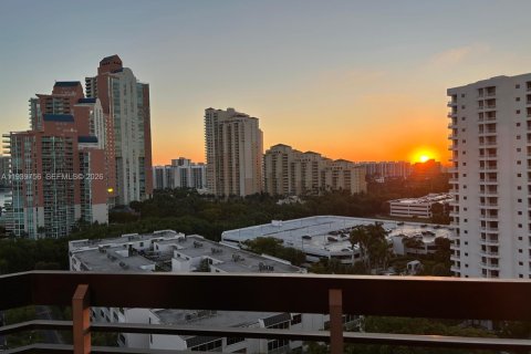 Copropriété à louer à Aventura, Floride: 2 chambres, 109.72 m2 № 1997156 - photo 5