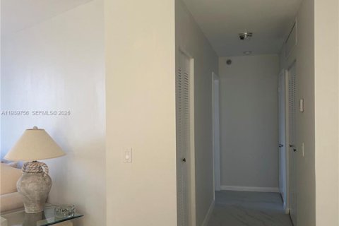 Copropriété à louer à Aventura, Floride: 2 chambres, 109.72 m2 № 1997156 - photo 12