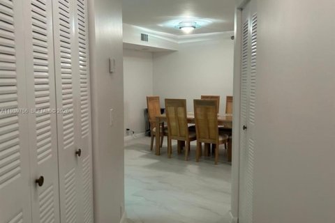 Copropriété à louer à Aventura, Floride: 2 chambres, 109.72 m2 № 1997156 - photo 20