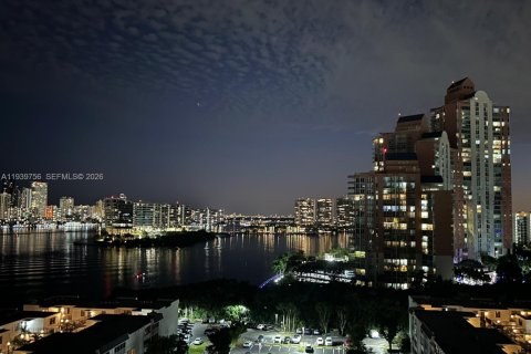 Copropriété à louer à Aventura, Floride: 2 chambres, 109.72 m2 № 1997156 - photo 6