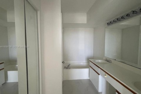 Copropriété à louer à Aventura, Floride: 2 chambres, 109.72 m2 № 1997156 - photo 18