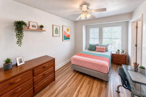 Condo in Gainesville, Florida, 4 bedrooms  № 2321038 - photo 20