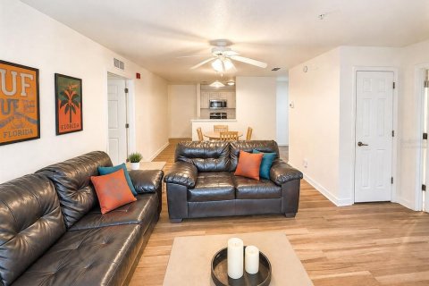 Condo in Gainesville, Florida, 4 bedrooms  № 2321038 - photo 5