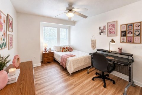 Condo in Gainesville, Florida, 4 bedrooms  № 2321038 - photo 12