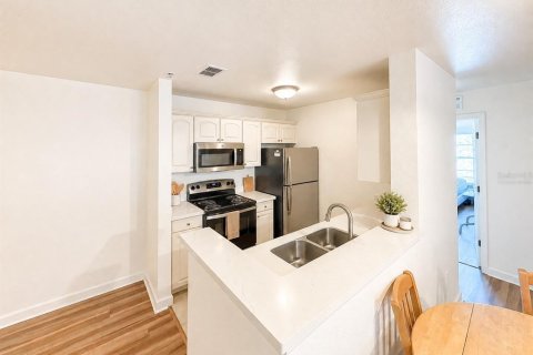 Condo in Gainesville, Florida, 4 bedrooms  № 2321038 - photo 6