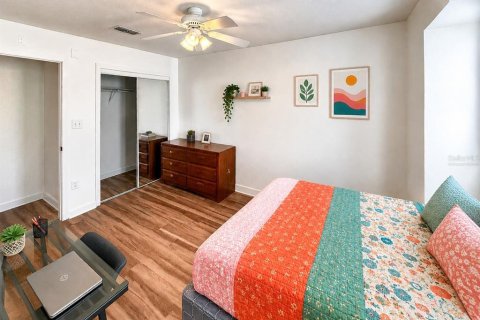 Condo in Gainesville, Florida, 4 bedrooms  № 2321038 - photo 22