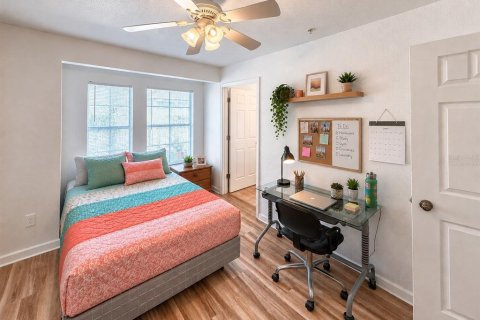 Condo in Gainesville, Florida, 4 bedrooms  № 2321038 - photo 21