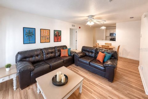 Condo in Gainesville, Florida, 4 bedrooms  № 2321038 - photo 3
