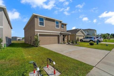 House in Bradenton, Florida 5 bedrooms, 225.57 sq.m. № 2122031 - photo 3
