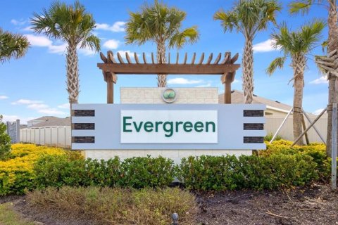 House in Bradenton, Florida 5 bedrooms, 225.57 sq.m. № 2122031 - photo 5