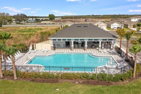 House in Bradenton, Florida 5 bedrooms, 225.57 sq.m. № 2122031 - photo 6
