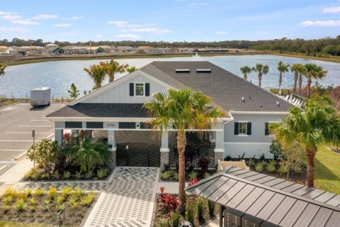 House in Bradenton, Florida 5 bedrooms, 225.57 sq.m. № 2122031 - photo 10