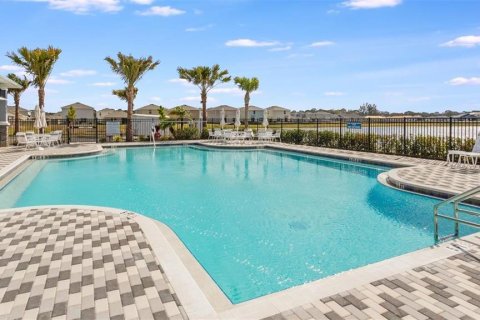 House in Bradenton, Florida 5 bedrooms, 225.57 sq.m. № 2122031 - photo 8