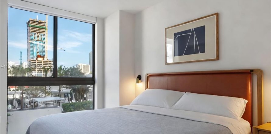 Condominio en Miami, Florida, 1 dormitorio  № 2001385