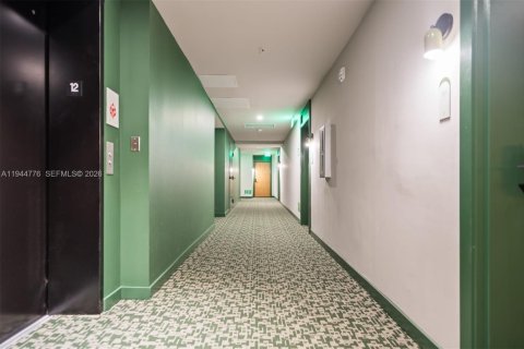 Condominio en venta en Miami, Florida, 1 dormitorio, 55.74 m2 № 2001385 - foto 16