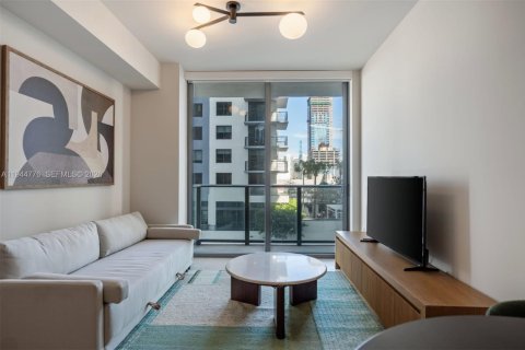 Condominio en venta en Miami, Florida, 1 dormitorio, 55.74 m2 № 2001385 - foto 3