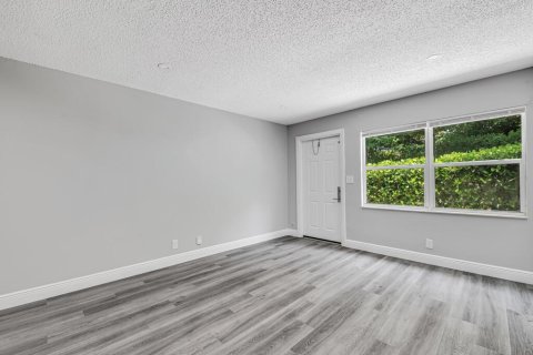 Immobilier commercial à vendre à Coral Springs, Floride: 296.82 m2 № 2248392 - photo 12