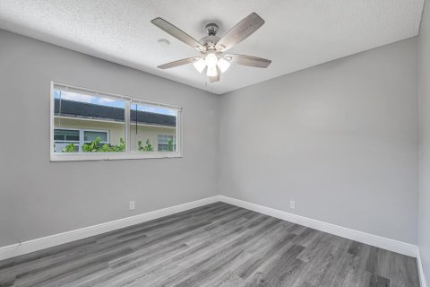 Immobilier commercial à vendre à Coral Springs, Floride: 296.82 m2 № 2248392 - photo 25