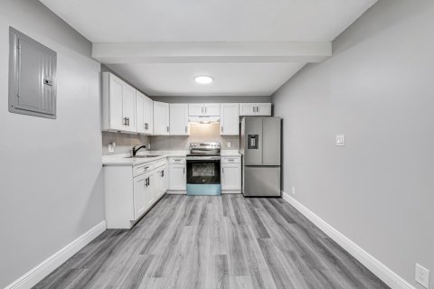 Immobilier commercial à vendre à Coral Springs, Floride: 296.82 m2 № 2248392 - photo 17