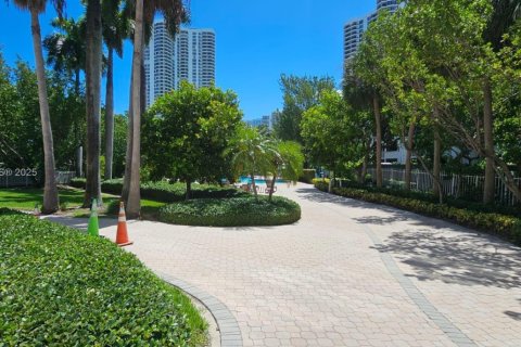 Condominio en venta en Aventura, Florida, 2 dormitorios, 109.72 m2 № 1887892 - foto 22