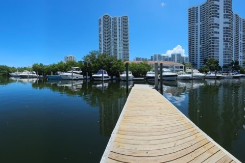 Condominio en venta en Aventura, Florida, 2 dormitorios, 109.72 m2 № 1887892 - foto 23