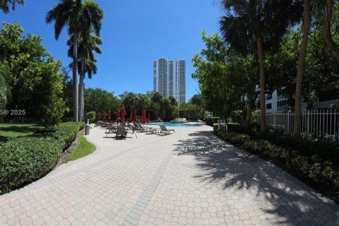 Condominio en venta en Aventura, Florida, 2 dormitorios, 109.72 m2 № 1887892 - foto 21
