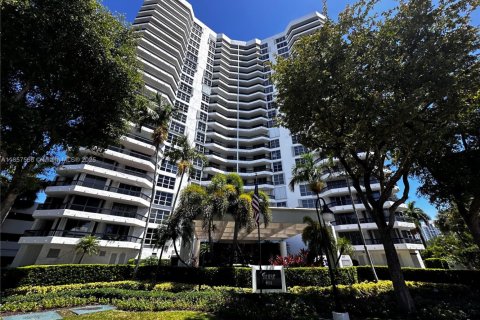 Condominio en venta en Aventura, Florida, 2 dormitorios, 109.72 m2 № 1887892 - foto 1