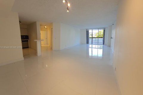 Condominio en venta en Aventura, Florida, 2 dormitorios, 109.72 m2 № 1887892 - foto 5