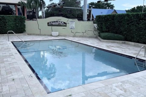 Купить кондоминиум в Майами, Флорида 1 спальня, 50.72м2, № 1929914 - фото 15