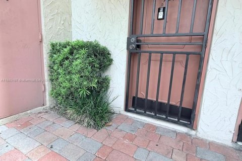 Купить кондоминиум в Майами, Флорида 1 спальня, 50.72м2, № 1929914 - фото 18