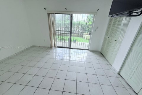 Купить кондоминиум в Майами, Флорида 1 спальня, 50.72м2, № 1929914 - фото 6